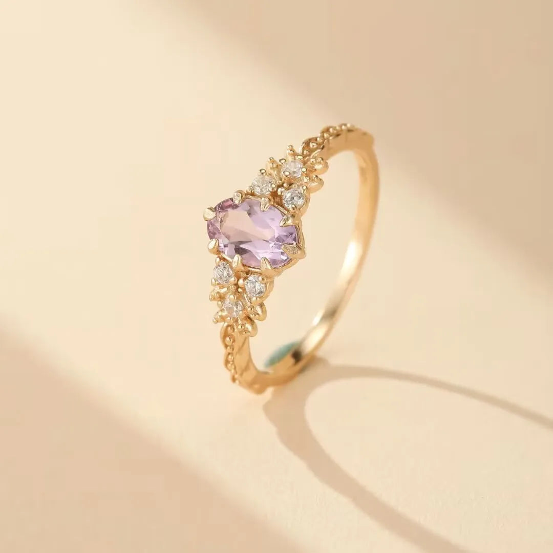 Anillo de Amatista "Brillo Mágico" Plata Dorada