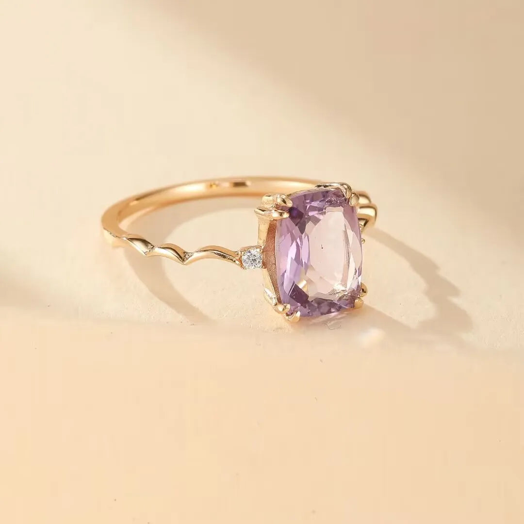 Anillo de Amatista "Violeta Encantador" Plata Dorada