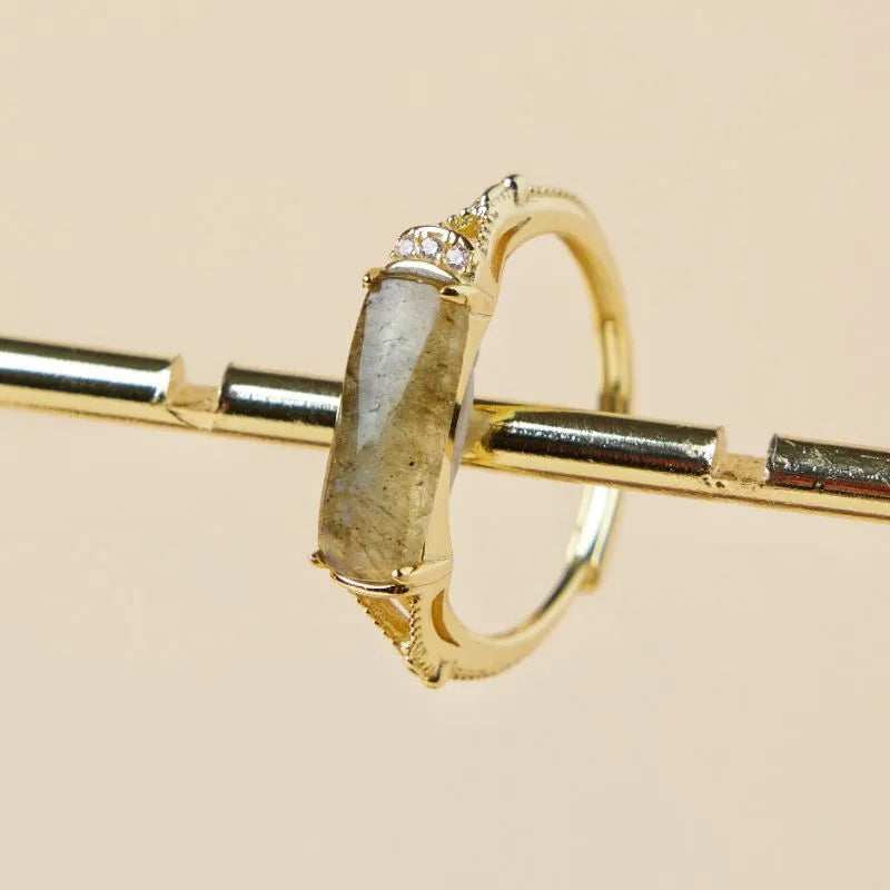 Anillo Labradorita "Elegancia Mística" Plata Dorada Oro