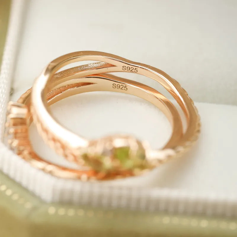 Peridot Ring "Wunderbarer Glanz" Goldplattiert Silber