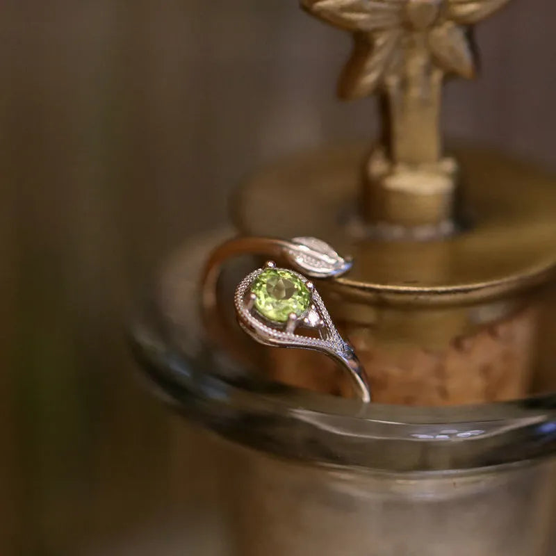 Anillo Peridoto "Naturaleza Apacible" Plata