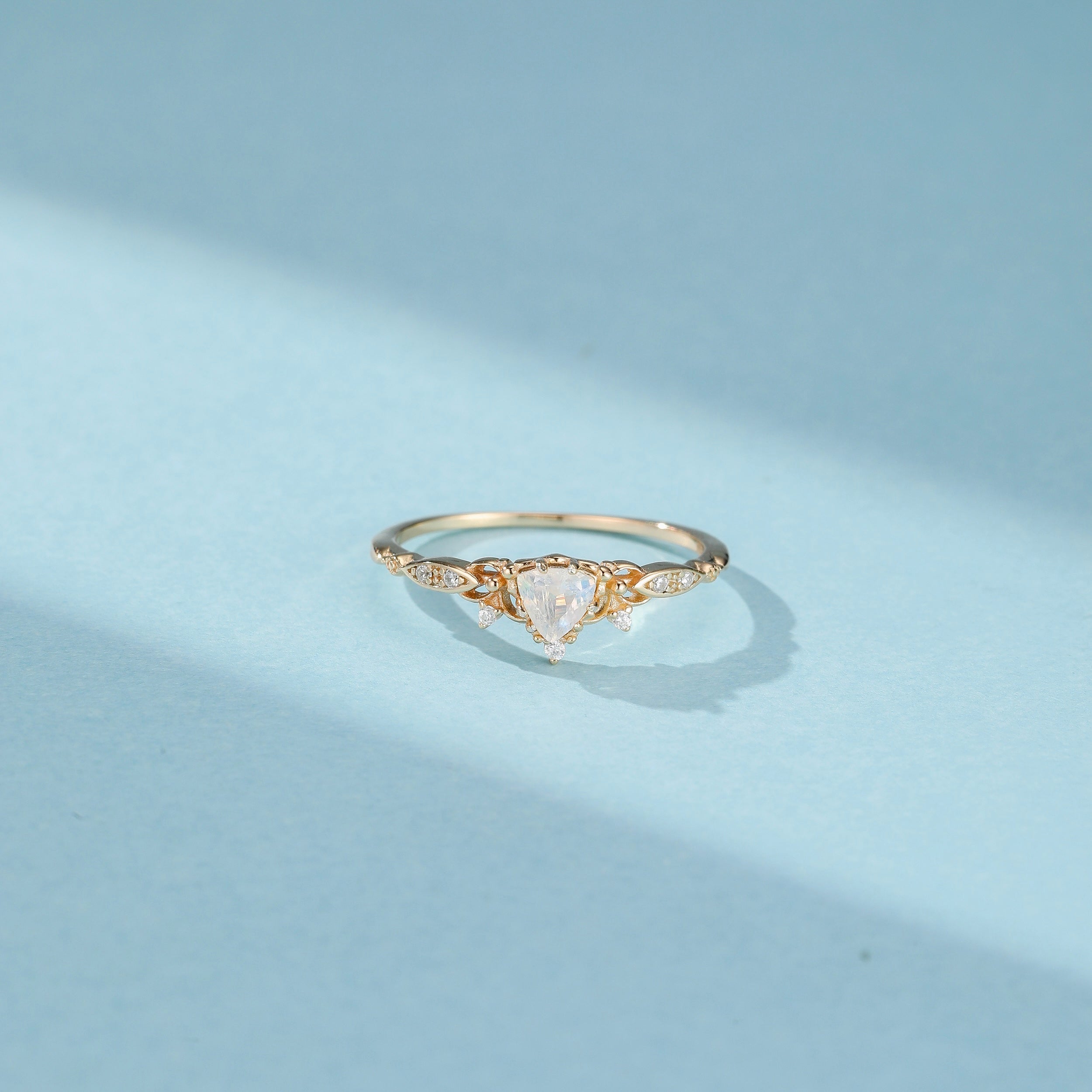 Anello Pietra di Luna "Regina Celeste" Argento Dorato Oro