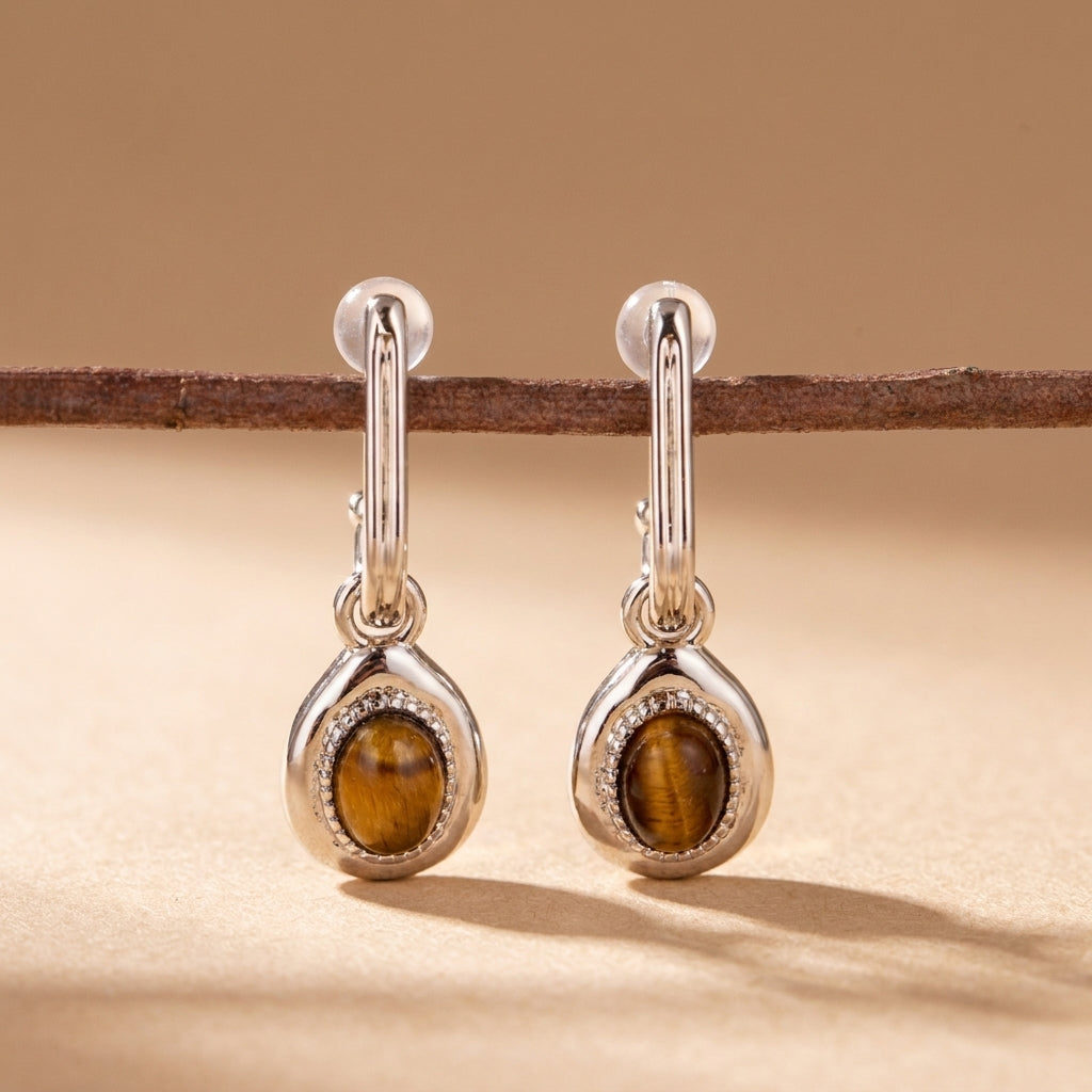 Boucles d'Oreilles Œil de Tigre "Marron de Charme" Doré Or @main