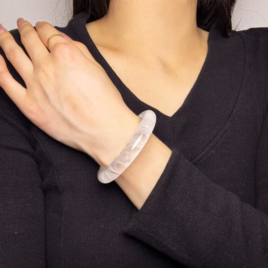 Bracciale Rigido Cristallo di Rocca "Purezza Luminescente"