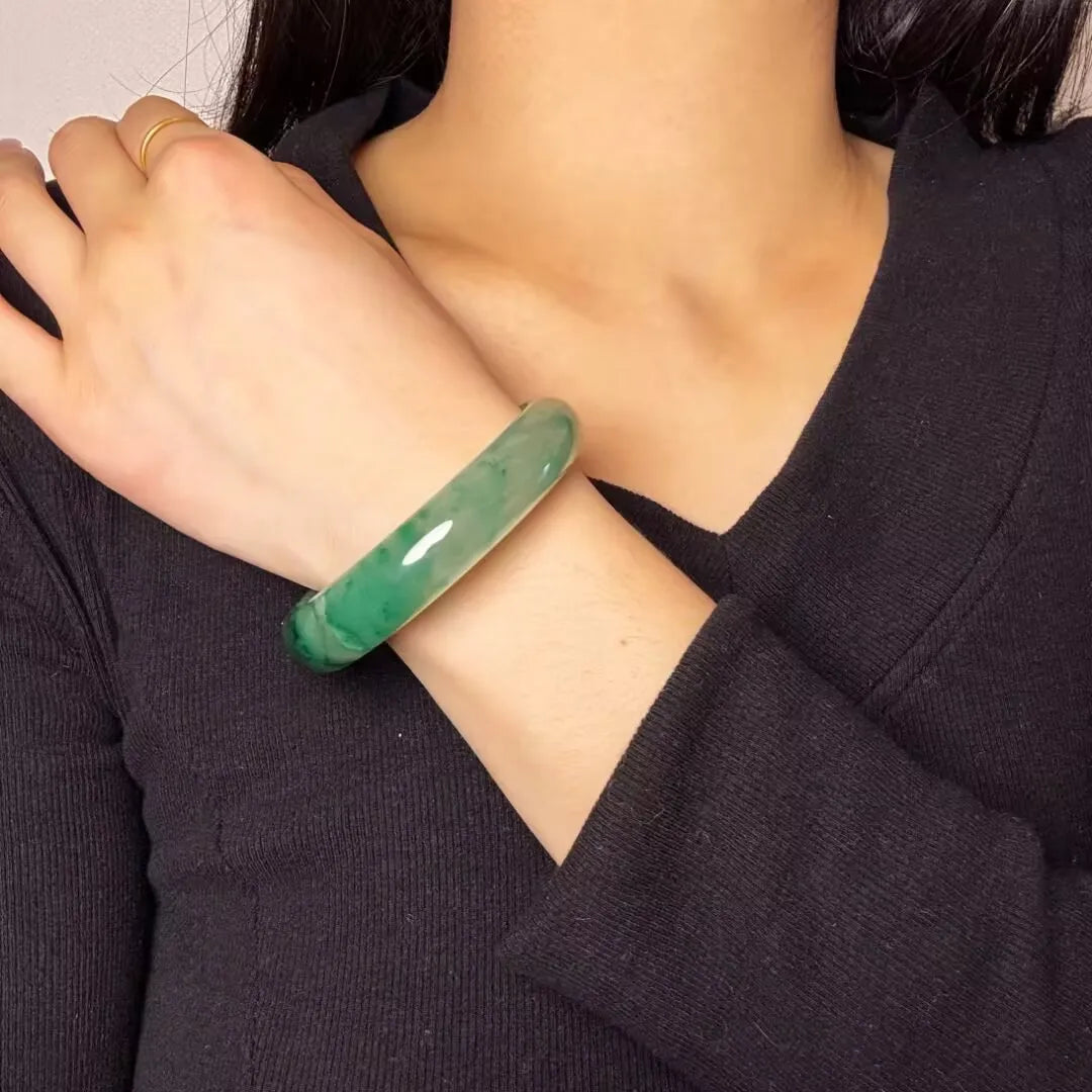 Pulsera rígida de jade "Matices Suaves"