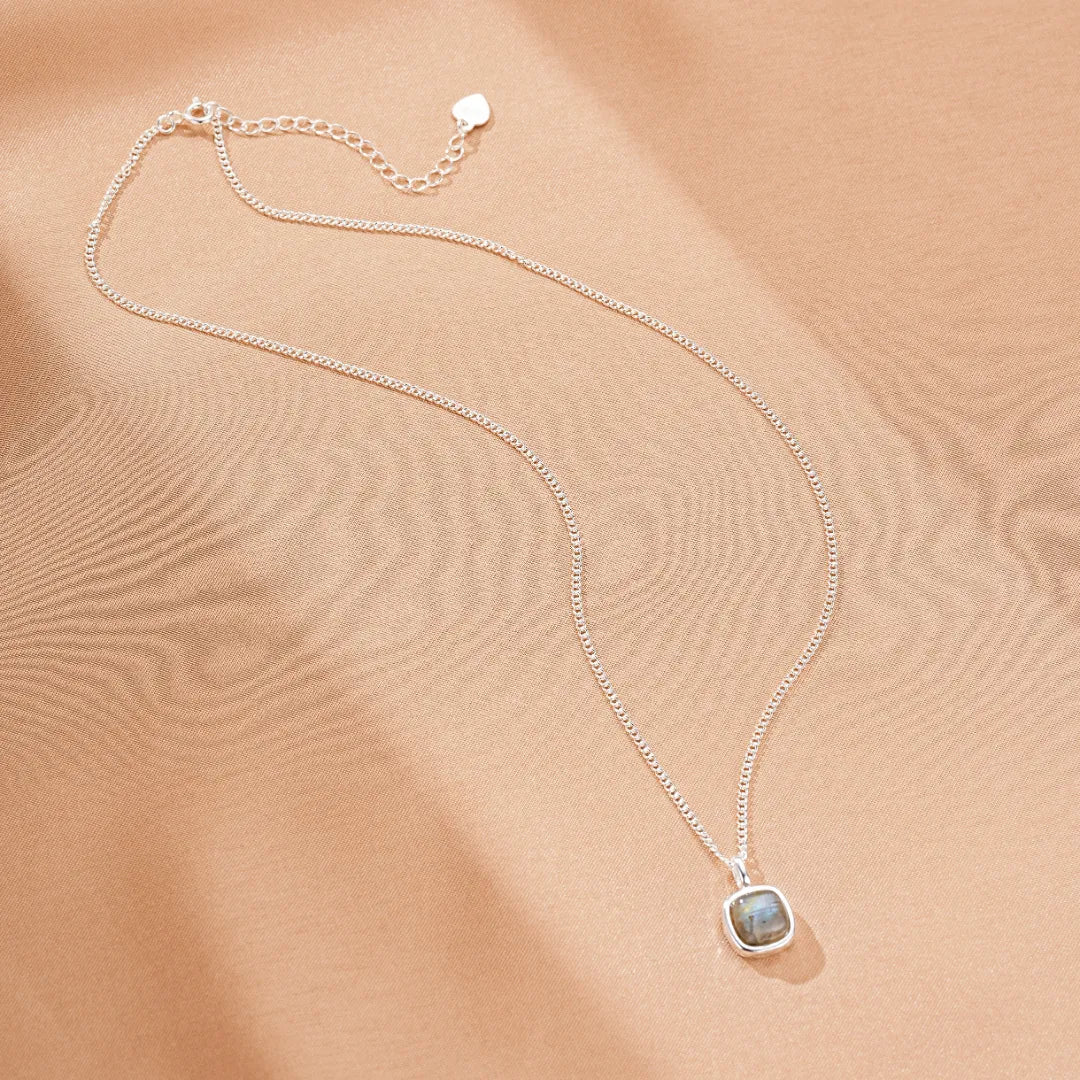 Halskette Labradorit "Tiefe Schönheit" Silber
