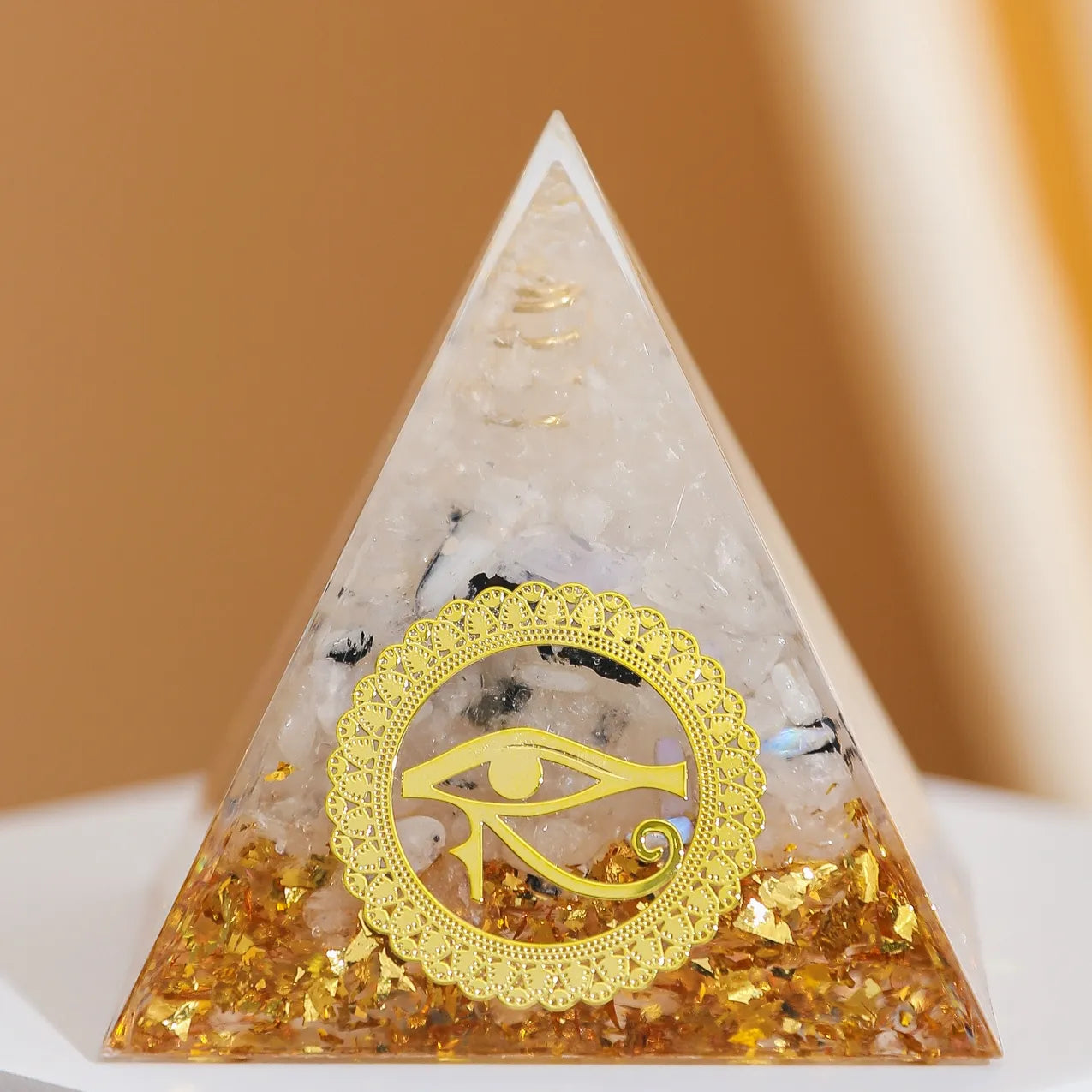 Puissance Protectrice - Pyramide Orgonite Œil Oudjat en Quartz Clair