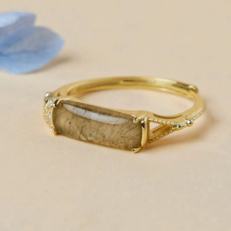 Labradoritring "Mystische Eleganz" Goldsilber