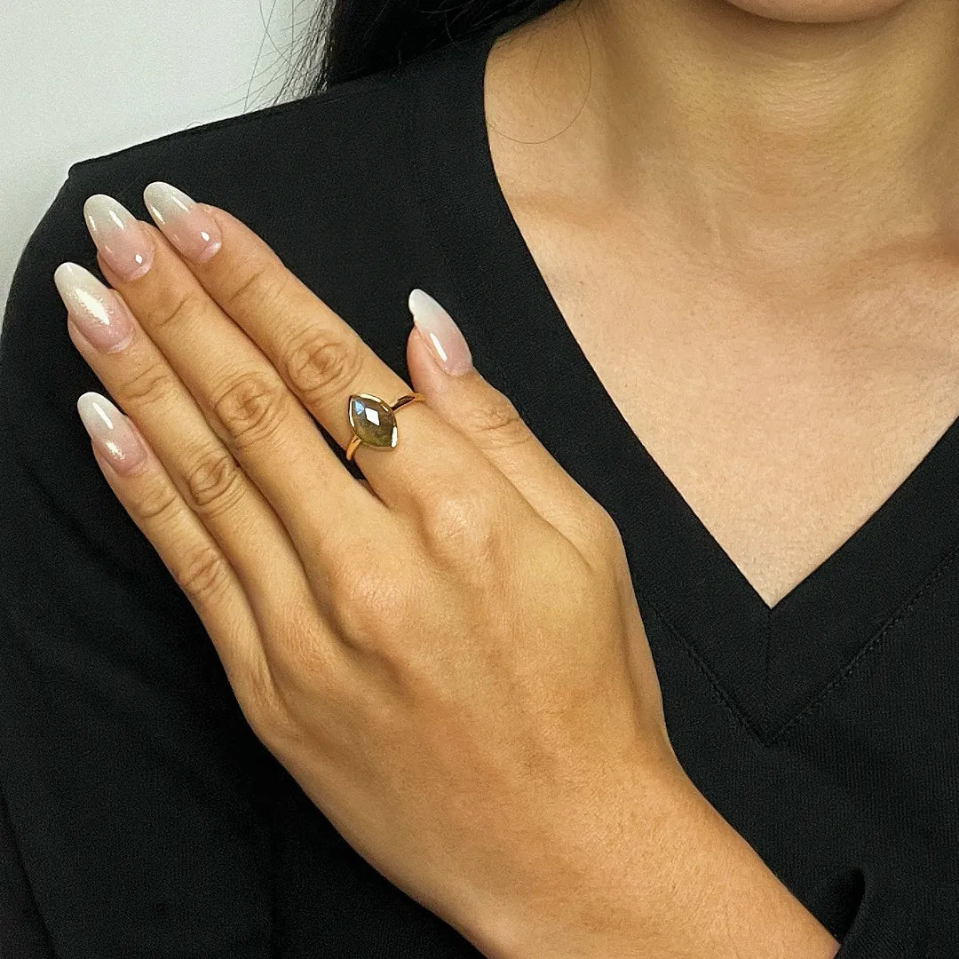 Anello Labradorite "Foglia Misteriosa" Argento Dorato Oro