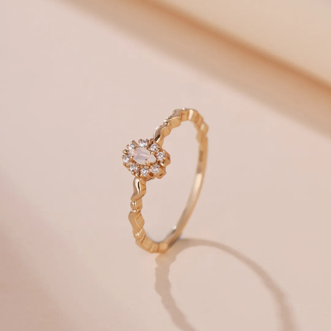 Anillo Ópalo "Pureza Celestial" Plata Dorada Oro