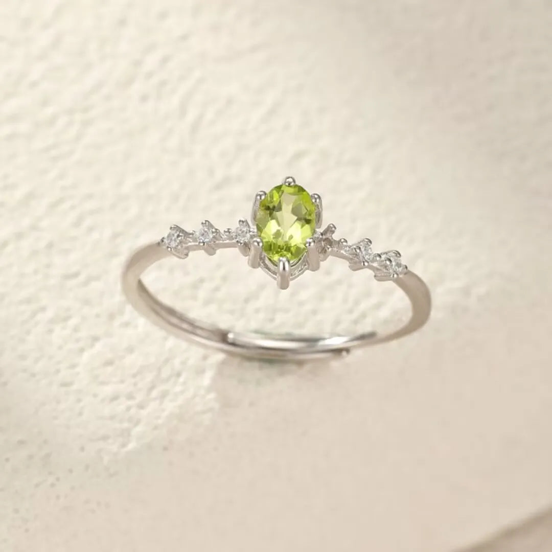 Peridotring "Glanz der Sanftheit" Silber