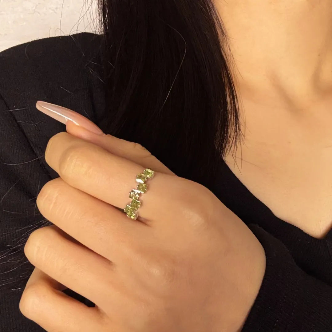 Peridotring "Elegante Grün" Silber
