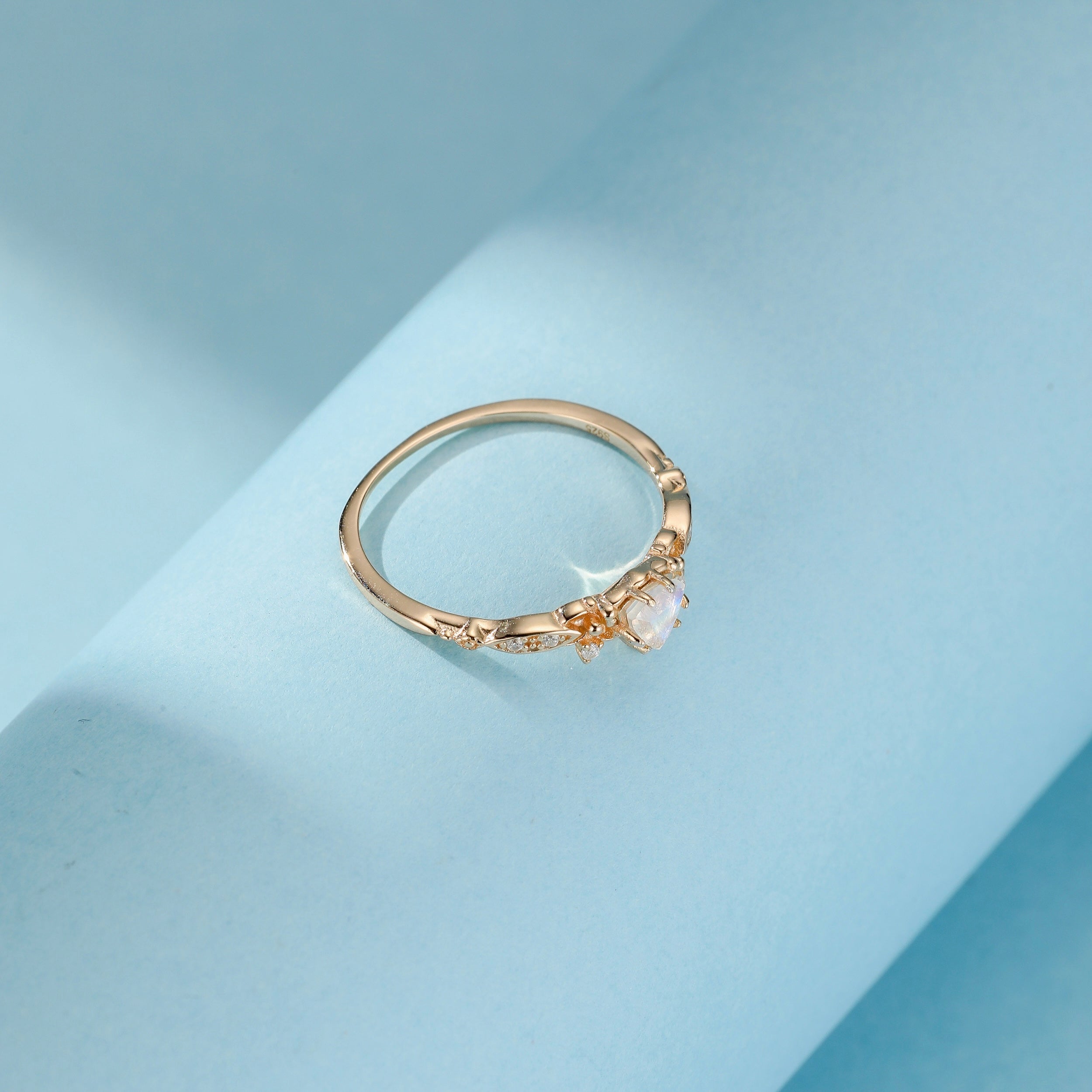 Anello Pietra di Luna "Regina Celeste" Argento Dorato Oro