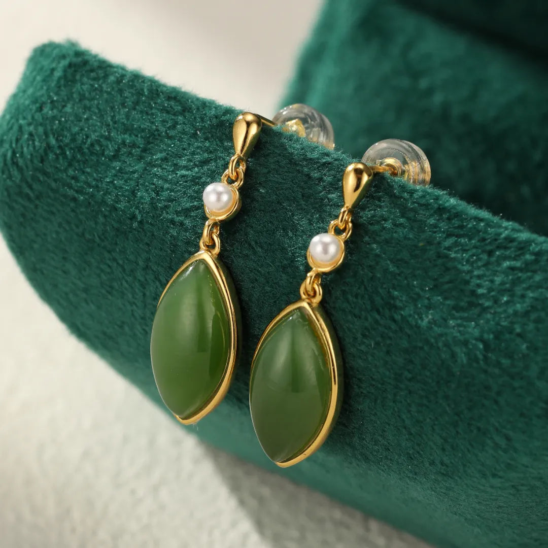 Ohrringe Jade und Perle “Natürliche Eleganz” Goldplattiert 18K