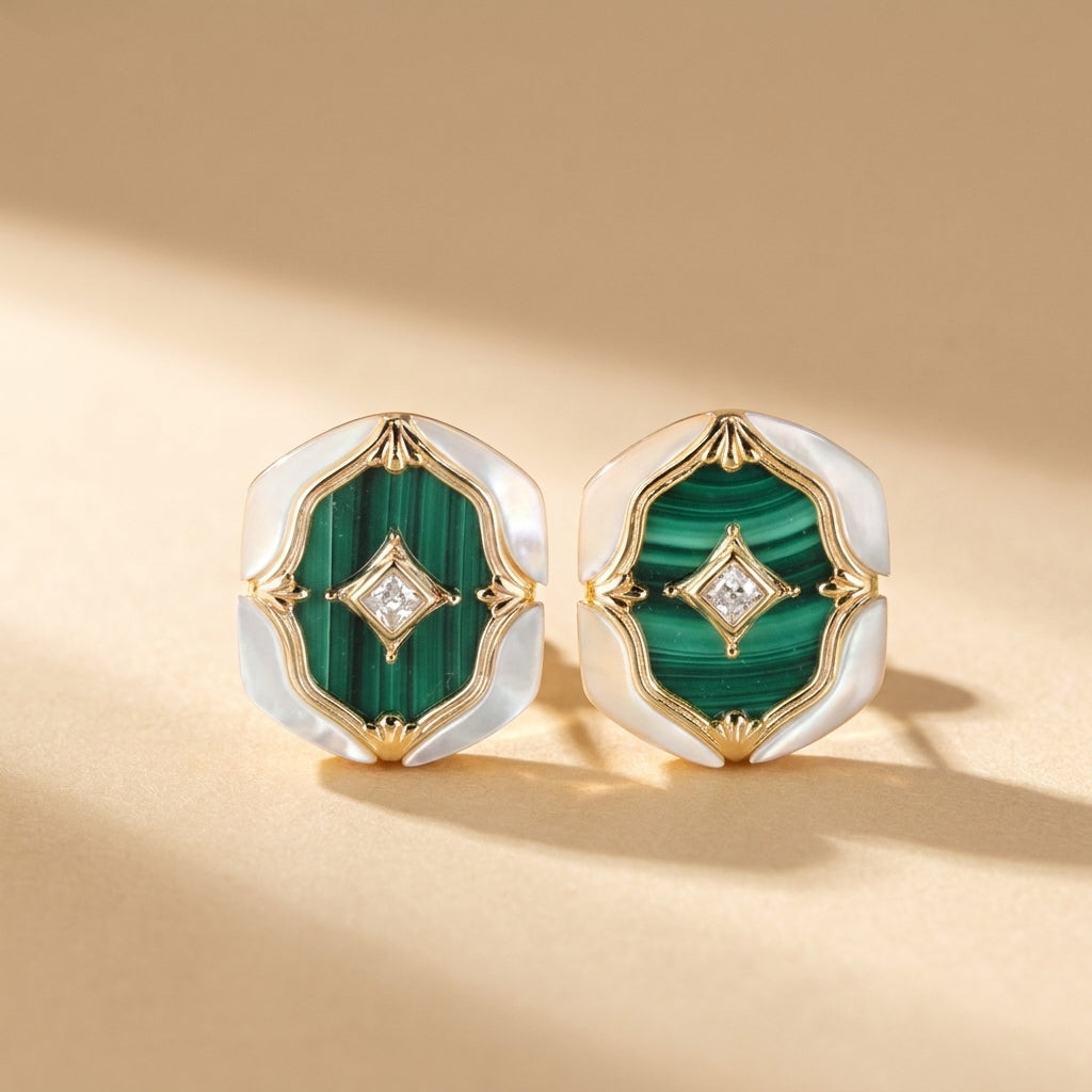 Boucles d’Oreilles Malachite et Nacre "Nébuleuse Nacrée" Argent Plaqué Or @main