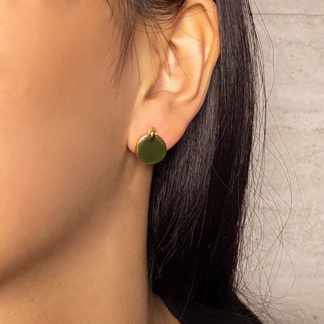 Jade Ohrringe "Tiefes Strahlen" Goldsilber