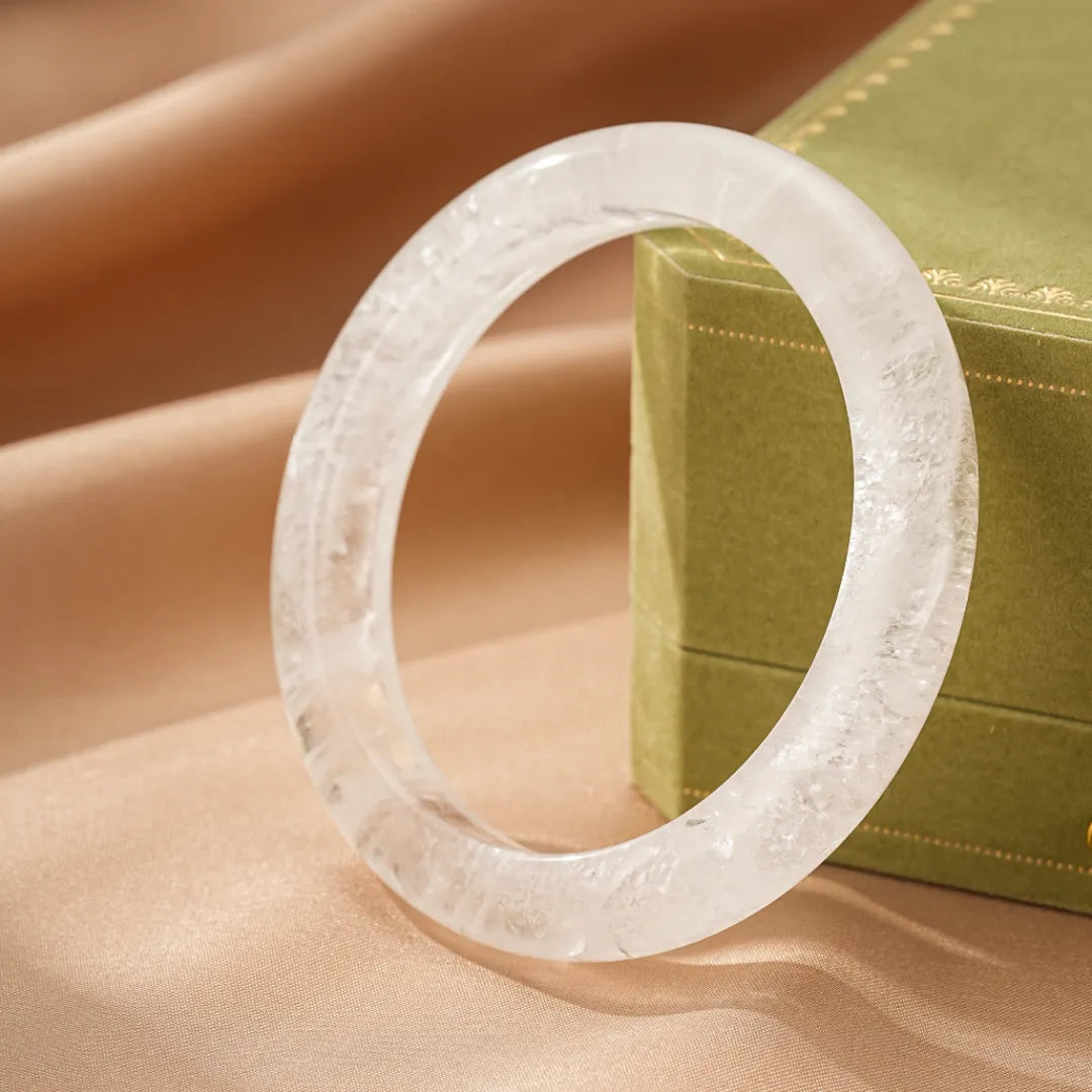 Bracciale Rigido Cristallo di Rocca "Purezza Luminescente"