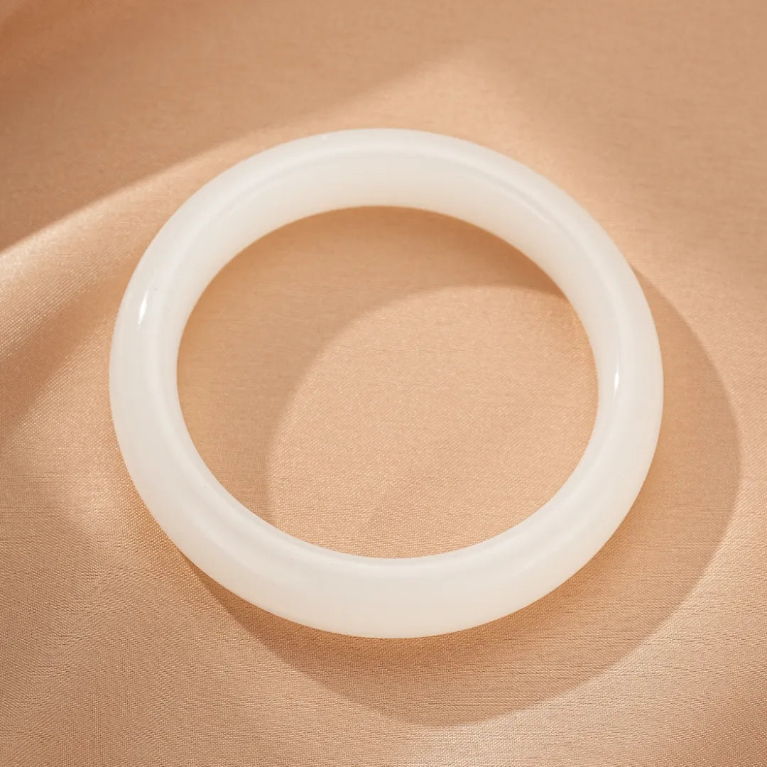 Bracciale Rigido Giada Bianca "Pace Interiore"