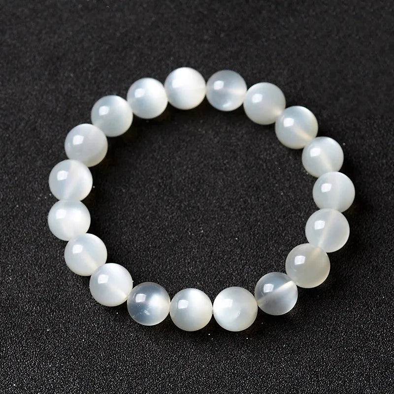 Bracelet en perles de pierre de lune blanche naturelle, nom "Élégance Lunaire".