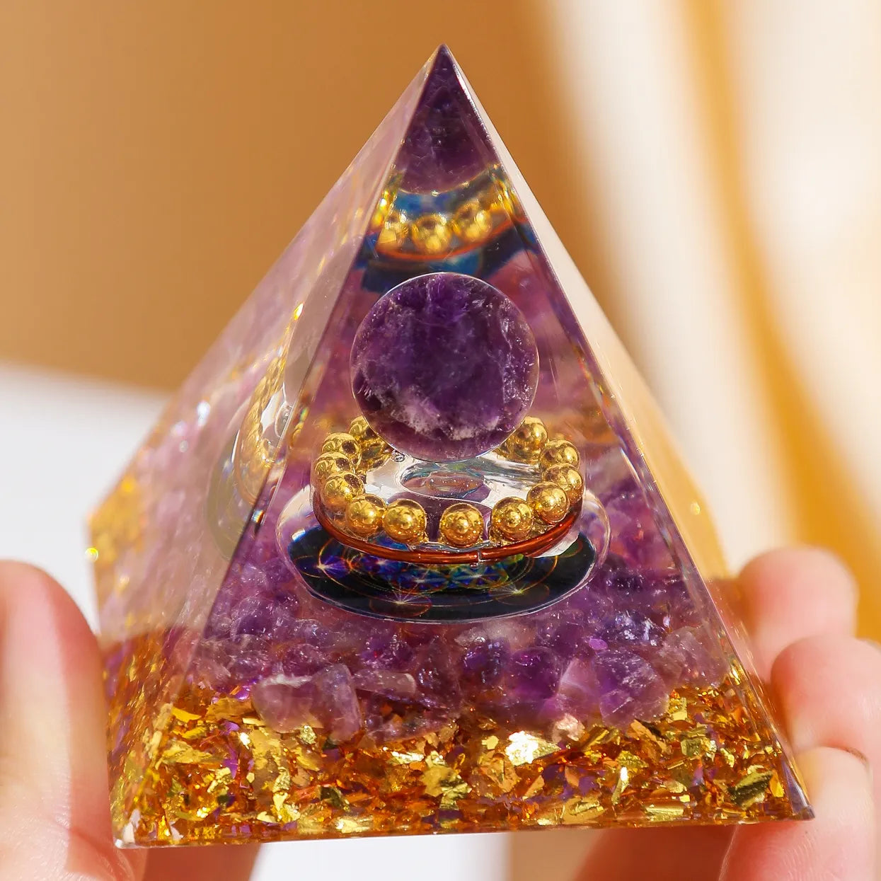 Klarheit des Geistes - Orgonit-Pyramide aus Amethyst