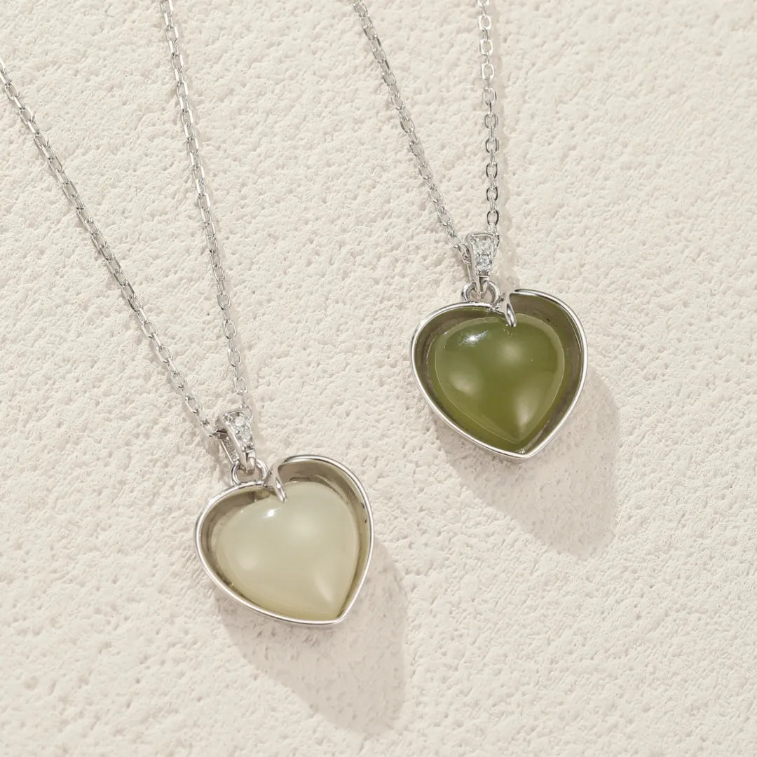Jade Halskette "Sanftes Herz" Silber