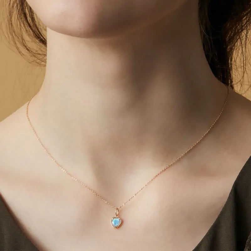 Labradorit Collier "Schützende Liebe" Goldplattiert Silber