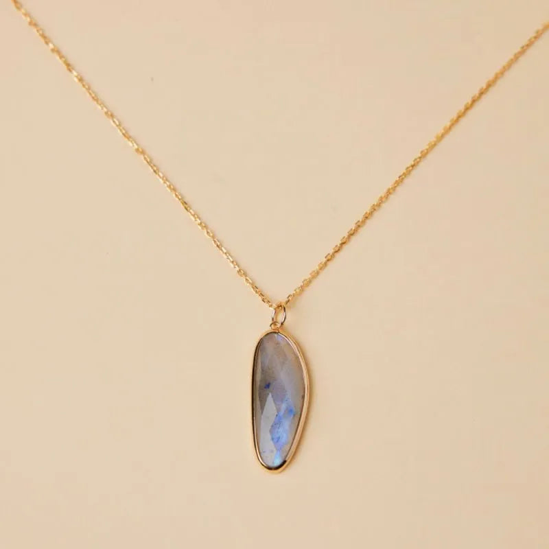 Labradorit Collier "Fesselnde Ellipse" Goldsilber