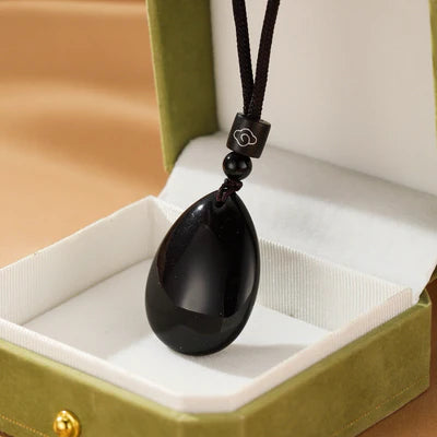 Obsidian Necklace "Mysterious Depth"