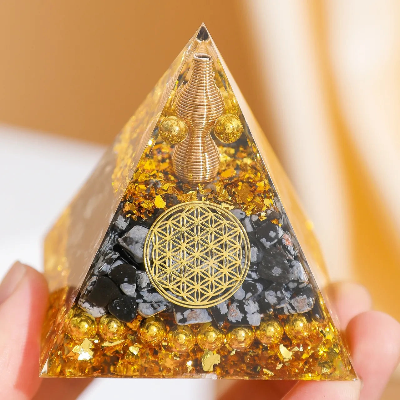 Fuerza de Oro - Pirámide Orgonita en Obsidiana