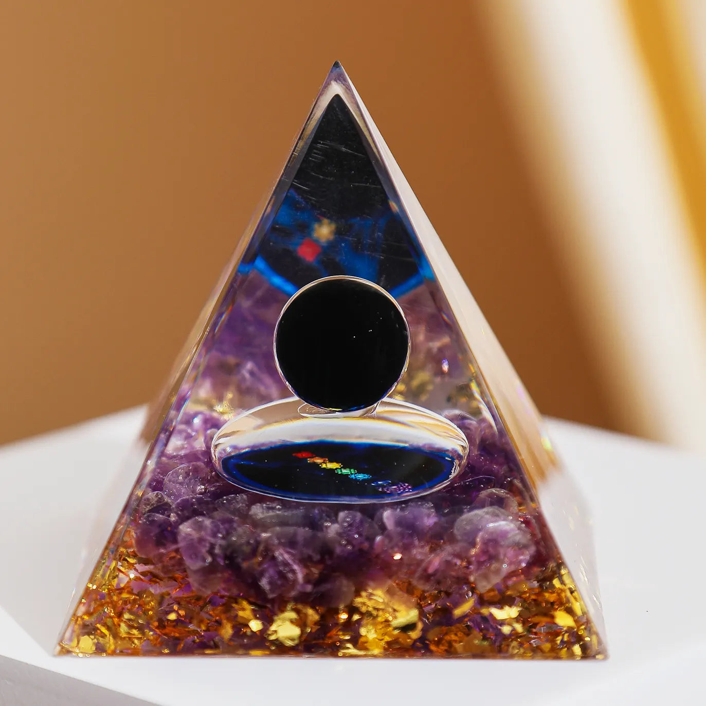 Harmonie und Weisheit - Orgonit-Pyramide 7 Chakras aus Amethyst und Obsidian