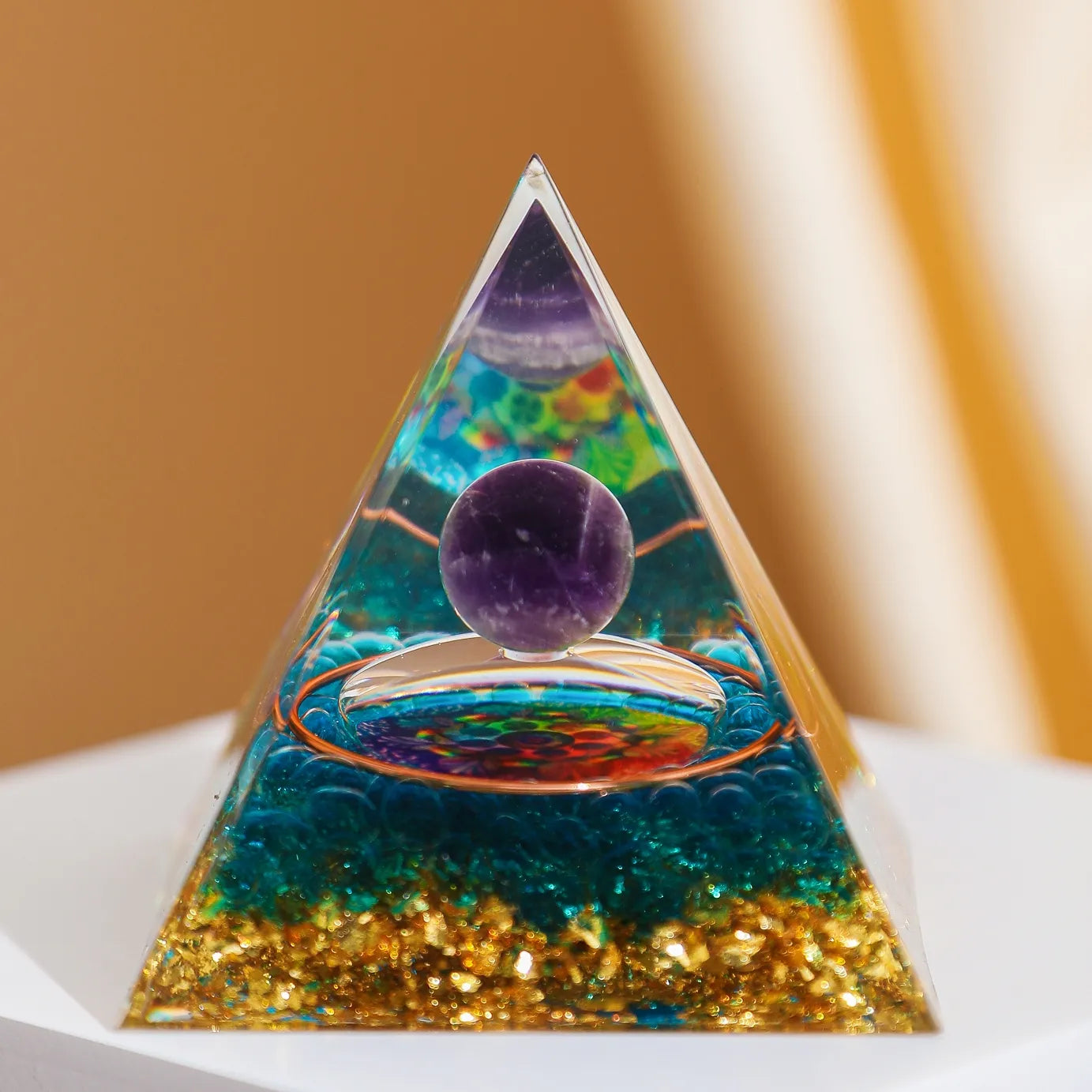 Frieden und Gelassenheit - Orgonit-Pyramide aus Amethyst und Aquamarin